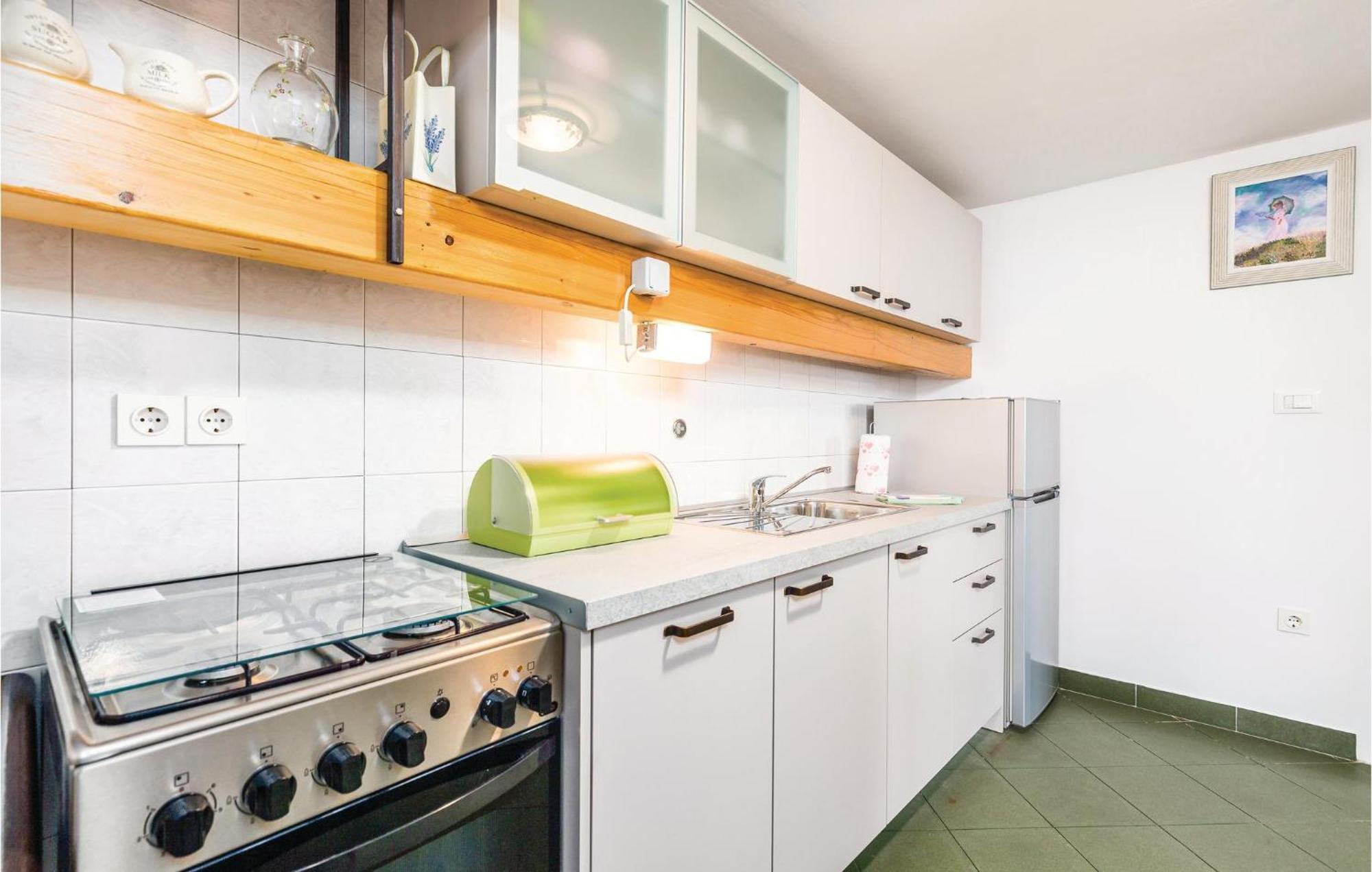 1 Bedroom Gorgeous Apartment In Ловран Екстер'єр фото