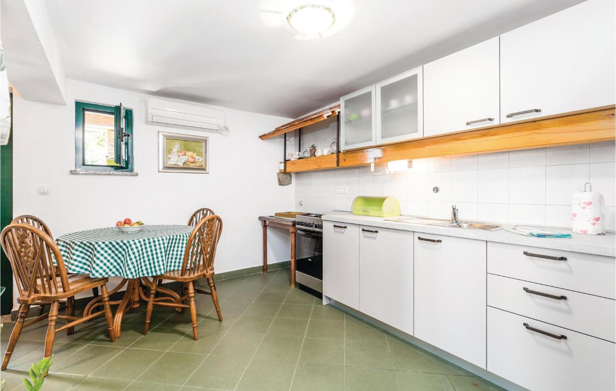 1 Bedroom Gorgeous Apartment In Ловран Екстер'єр фото